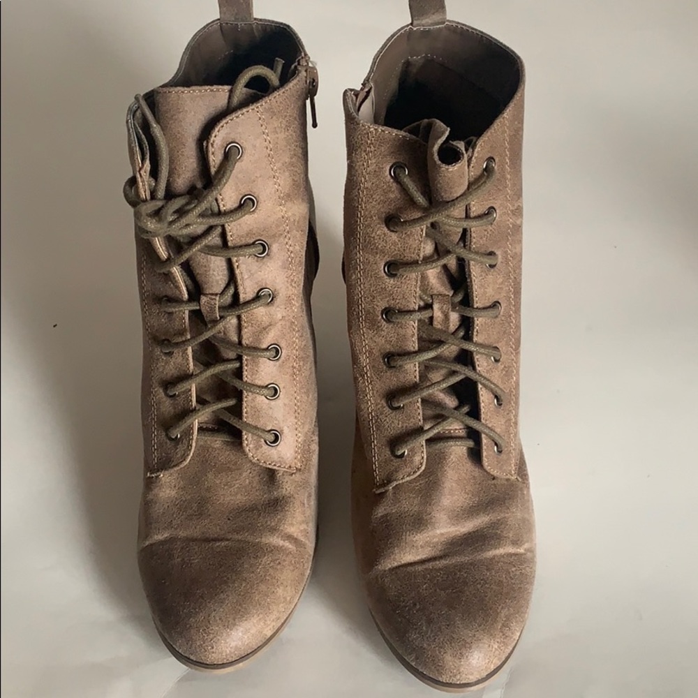 Heeled booties